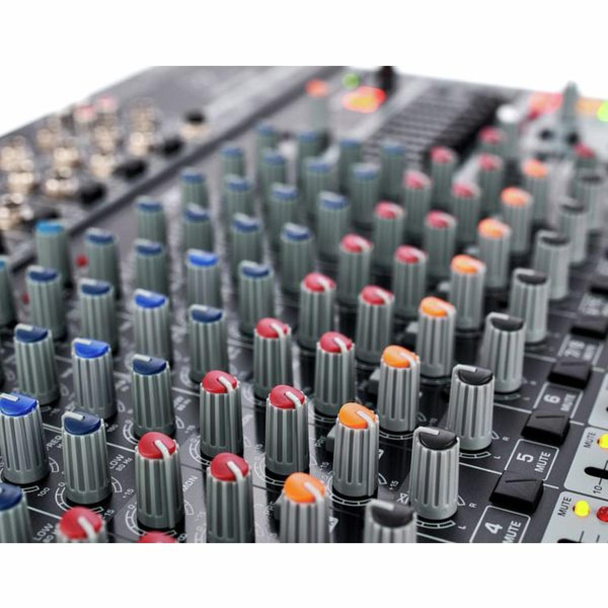 Behringer Xenyx X1832USB - BimotorDJ